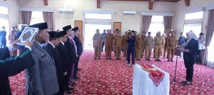 Jika ada pejabat kita yang bekerja tidak untuk memajukan kabupaten ini dan juga bukan untuk kepentingan masyarakat, tapi hanya untuk sebuah jabatan, saya yakin tidak akan bertahan lama