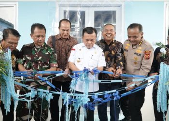 Dengan memberikan makanan bergizi kepada anak sekolah dan kelompok rentan, program ini bertujuan untuk meningkatkan kesehatan dan tumbuh kembang anak-anak, ibu hamil, dan ibu menyusui