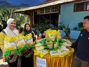 Kades mengakui harga beras di pasaran kini cukup tinggi mencapai Rp 15.000 per kilogram atau Rp 75.000 untuk 5 kilogram. Gerakan Pangan Murah PTPN IV Regional 4 dengan menjual beras lebih murah sangat membantu warga desa Markanding yang umumnya berpenghasilan sebagai petani