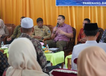 H M Syukur kecewa karena rendahnya tingkat kedisiplinan yang ditunjukkan atas keterlambatan sebagian peserta sosialisasi tiba di lokasi acara