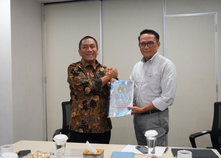 Direktur Hubungan Kelembagaan PTPN IV PalmCo Irwan Perangin Angin menjelaskan bahwa pihaknya menghormati setiap aspirasi masyarakat dan pemerintah daerah, serta mendorong agar seluruh proses penyelesaian ditempuh dengan mengedepankan asas musyawarah dan kepastian hukum
