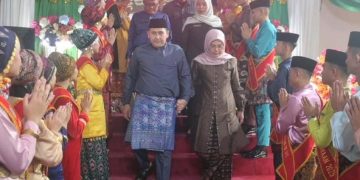 ’Selamat ulang tahun Kabupaten Sarongun. Dibawah kepemimpinan sahabat saya H Hurmin, saya yakin sahabat saya mampu membuat Sarolangun lebih baik, lebih kreatif dan inovatif