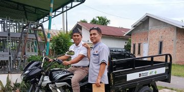 Bantuan kendaraan merek Viar itu, diserahkan langsung Kasubag TJSL Regional 4, Sumarfin Purba dan diterima langsung Ketua RT 33 kelurahan Kenali Asam
