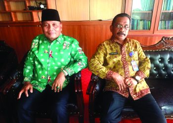 Kepala Kementerian Agama Kota Jambi Dr. H. Abdullah Saman, M.Pd.I yang didampingi H.M.Sayuti Seretaris Umum LPTQ Kota Jambi