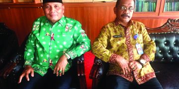 Kepala Kementerian Agama Kota Jambi Dr. H. Abdullah Saman, M.Pd.I yang didampingi H.M.Sayuti Seretaris Umum LPTQ Kota Jambi