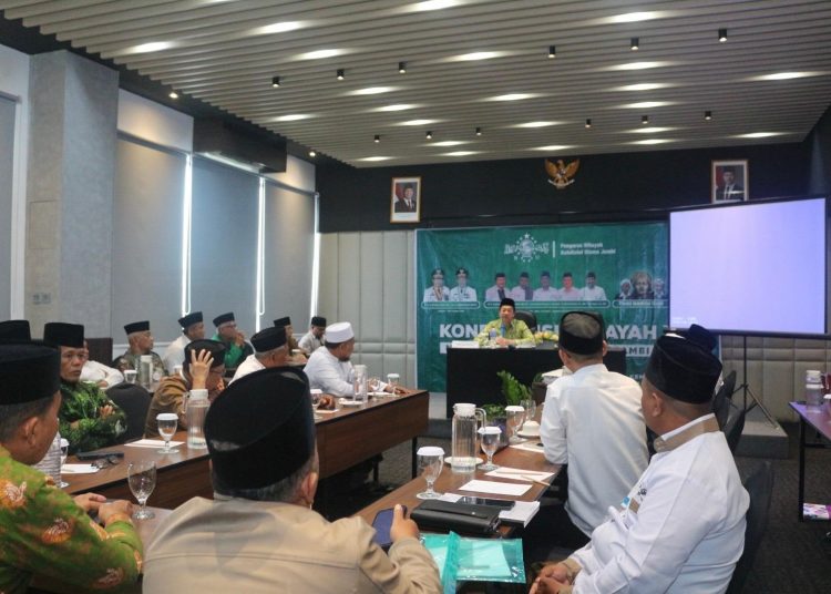 Sidang Pengesahan Peserta dipimpin Dr.H.Faisal Ali Hasyim dari PB NU