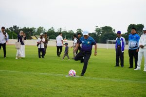 Kepada semua atlet, bertandinglah dengan menjaga sportivitas, serta taat dengan peraturan yang berlaku