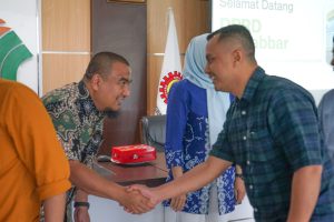 Penerimaan atau rekrutmen karyawan itu dilakukan secara bersama serentak satu penerimaan di BUMN termasuk penempatan