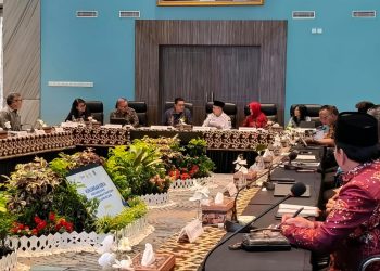 Kunjungan yang berlangsung di Gedung Mahligai 9 Bank Jambi itu dipimpin Wakil Ketua Komisi II DPR RI, Dede Yusuf