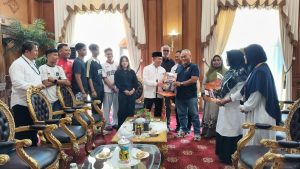 Gubernur Al Haris mengajak seluruh jajaran Pemerintah Provinsi Jambi untuk memiliki target bersama membawa Jambi masuk dalam 10 besar provinsi terbaik secara nasional pada berbagai indikator kinerja pemerintahan