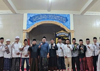 Bupati menekankan bahwa keberadaan pemimpin di tingkat kecamatan dan desa sangat krusial, terutama di tengah kondisi cuaca yang tidak menentu