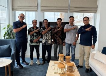 Bagi para pemanen tersebut, bekerja di PTPN IV PalmCo menjadi bagian dari perjalanan untuk meningkatkan kesejahteraan keluarga sekaligus memastikan pendidikan anak-anak mereka di masa depan