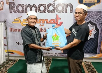 Ya…bulan suci Ramadhan, bulan penuh berkah yang perlu kita raih sebanyak-banyaknya. Kami siapkan 100 bingkisan atau hampers dikirim ke 100 Masjid