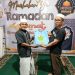 Ya…bulan suci Ramadhan, bulan penuh berkah yang perlu kita raih sebanyak-banyaknya. Kami siapkan 100 bingkisan atau hampers dikirim ke 100 Masjid