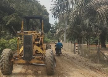 Alhamdulillah, satu minggu perbaikan jalan desa Lidung selesai. Perbaikan meliputi jalan poros yang sudah diaspal dan berlobang , kami rehab dengan cara pengecoran di beberapa titik
