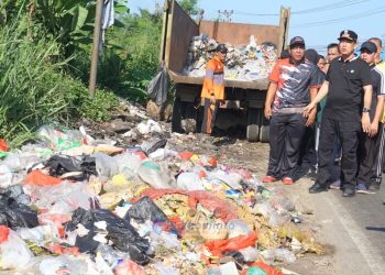 Hari ini kita tutup. Nanti kita tempatkan petugas agar benar-benar tidak ada lagi yang membuang sampah di sini