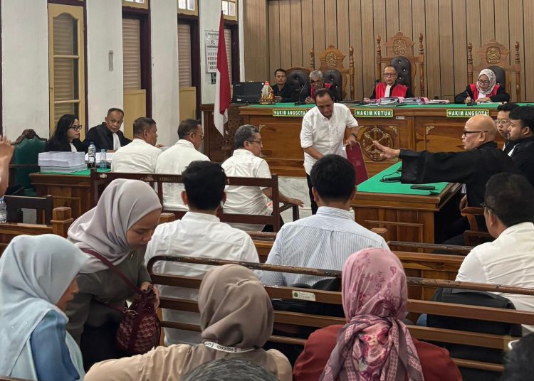 . Dalam persidangan terungkap sudah beberapa kali dilakukan koordinasi untuk meminta petunjuk teknis penyelesaiannya