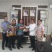Kadisbun Jambi menerima RM PTPN IV Regional IV Jambi Business Support Head Dhanny Hermawan, Operasional Head Rido Syahputra Manurung, Sekretaris PTPN IV Regional IV Hariman Siregar, Kepala Bagian Tanaman Regional IV Fahran
