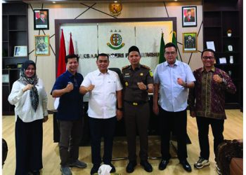 Dalam silaturahmi yang berlangsung dengan suasana akrab kekeluargaan itu, Kejari Payakumbuh Ulil Azmi, mengatakan bahwa Kejari Payakumbuh siap memberikan bantuan hukum atau jasa hukum baik ligitasi dan non litigasi kepada negara, pemerintah dan BUMN