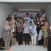 Pesatnya perkembangan teknologi digital dengan makin masifnya penggunaan Media Sosial (Medsos), dimana berbagai kalangan menggunakan Tiktok, Snack Video, Facebook dan lainnya harus dimanfaatkan pelaku Usaha Mikro Kecil Menengah (UMKM) untuk menaikkan omset penjualan tanpa harus lelah apalagi mengeluarkan biaya pemasaran