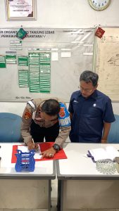 Kanit Propam Polsek Bahar Selatan, Aipda Febrie Sugianto, menyambut baik inisiatif perusahaan yang sejalan dengan tugas kepolisian dalam menekan angka kriminalitas di wilayah perkebunan