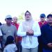 Mendapat informasi musibah kebakaran, keesokan harinya (22/8) Bupati Tanjab Timur, Hj. Dillah Hikmah Sari, S.T., dengan sigap turun langsung ke lokasi yang didampingi Ketua Baznas Tanjab Timur