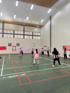 Kami menyediakan gerai bagi pelaku UMKM untuk menjual dan memperkenalkan hasil usaha mereka
