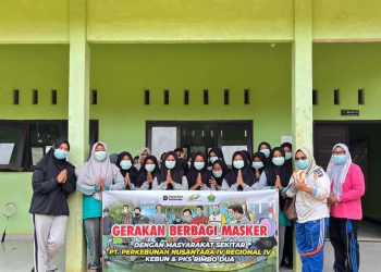 Melalui Unit Kebun Rimbo Dua (Rimdu), perusahaan membagikan 1.000 masker kepada masyarakat di Kecamatan Rimbo Bujang dan Rimbo Ilir, Kabupaten Tebo
