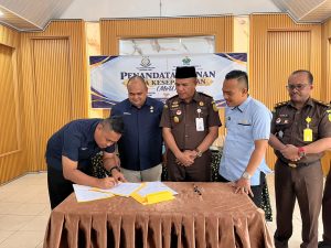 Manajer Kebun Batanghari dan Manajer Kebun Durian Luncuk berharap melalui sinergi, komunikasi dan koordinasi antara kedua institusi dapat semakin baik