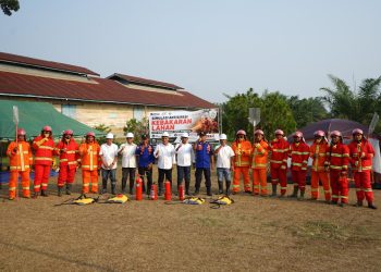 Simulasi mencakup patroli kawasan rawan kebakaran, identifikasi dan pelaporan titik api, penanganan awal