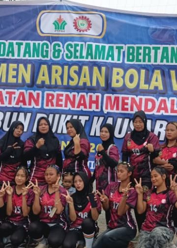 Turnamen yang dipusatkan di fasilitas olahraga Kebun Bukit Kausar PTPN IV Regional IV ini diikuti oleh tim-tim voli perempuan tangguh