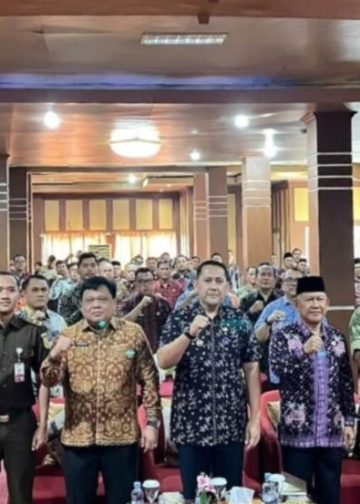 Camat harus produktif dan stand by di wilayah tugas. Untuk itu, kita perbaiki rumah dinasnya