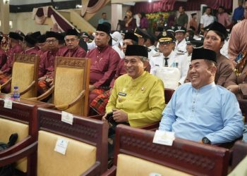 Wakil Bupati Muaro Jambi, Junaidi H. Mahir, menghadiri Rapat Paripurna DPRD Kabupaten Tanjung Jabung Timur