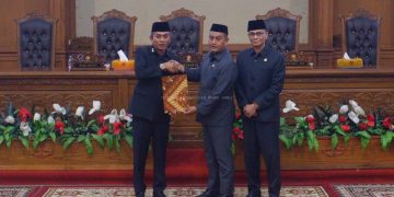 Wakil Bupati Muaro Jambi Junaidi H.Mahir tanggapannya, Pemerintah Kabupaten Muaro Jambi menyampaikan apresiasi setinggi-tingginya atas dukungan, masukan, dan saran yang disampaikan oleh delapan fraksi DPRD, yakni Fraksi PKS-Perindo, PAN, Golkar, Gerindra, PKB, PDI Perjuangan, Demokrat, PPP, dan NasDem